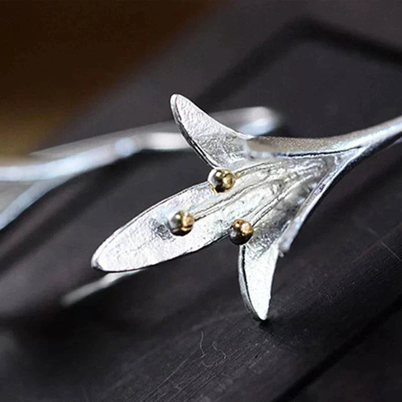 Srebrni Cvetni Uhani