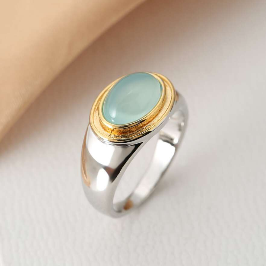 Vintage Gold Ring with Green Moonstone