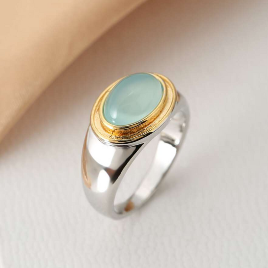 Vintage Gold Ring with Green Moonstone